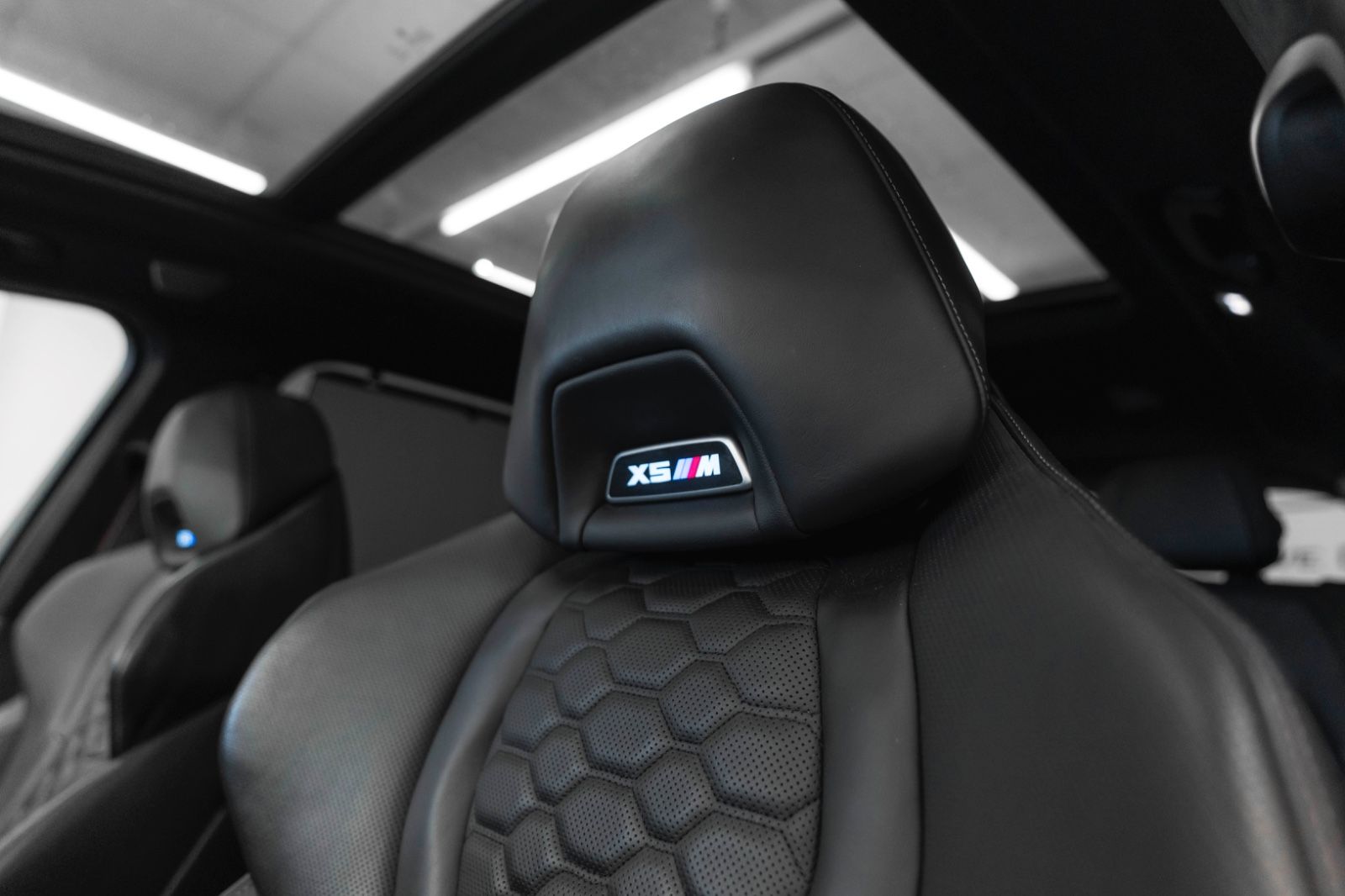 Fahrzeugabbildung BMW X5 M Competition B&W LASER HUD 360° PANO ACC