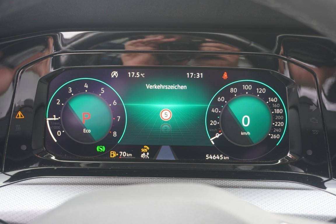 Volkswagen Golf VIII 1.5 eTSI DSG Active LED Standheizung, миниатюра 20