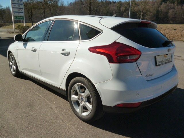Focus 5-tg. 1,5i Titanium Automatik, RK,PP,Navi