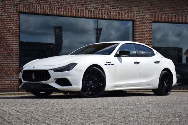 Maserati Ghibli 2.0 L4 mHEV GranSport|White/Black|Camera|