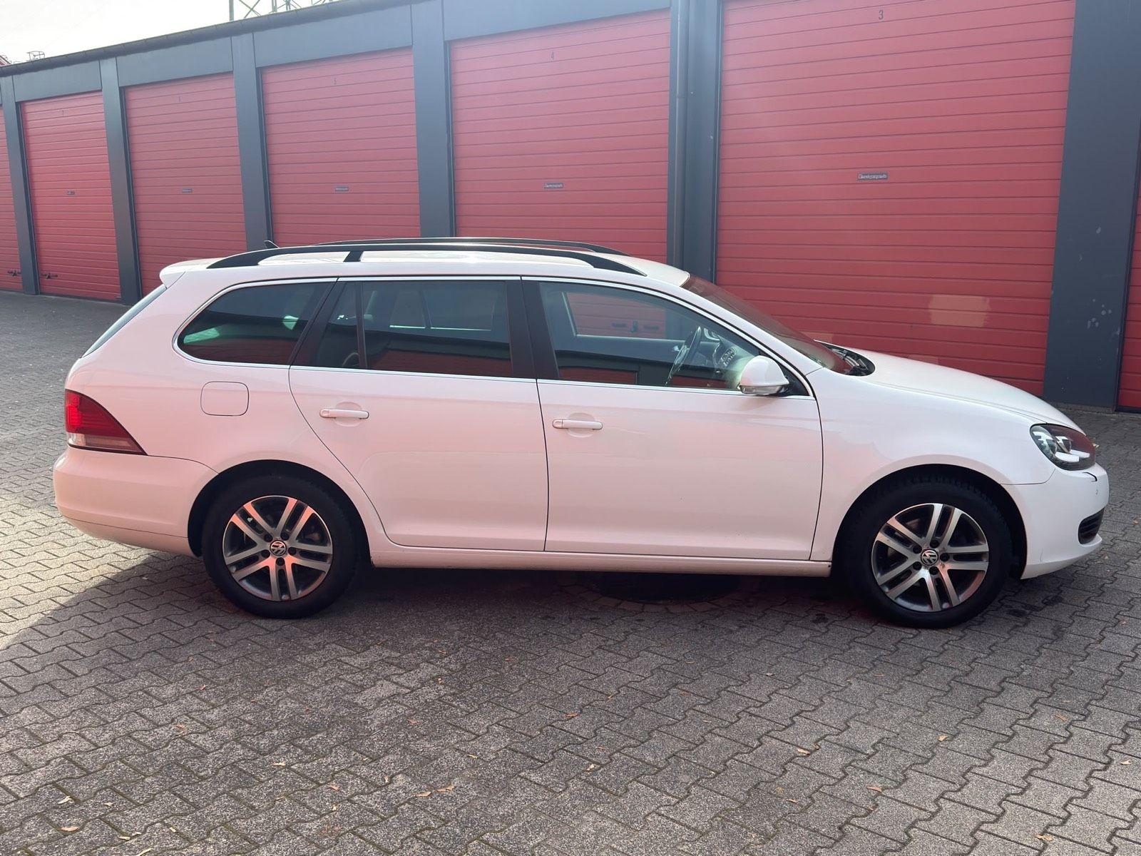 Volkswagen Golf 2012 — двигун 105 HP (77kW)