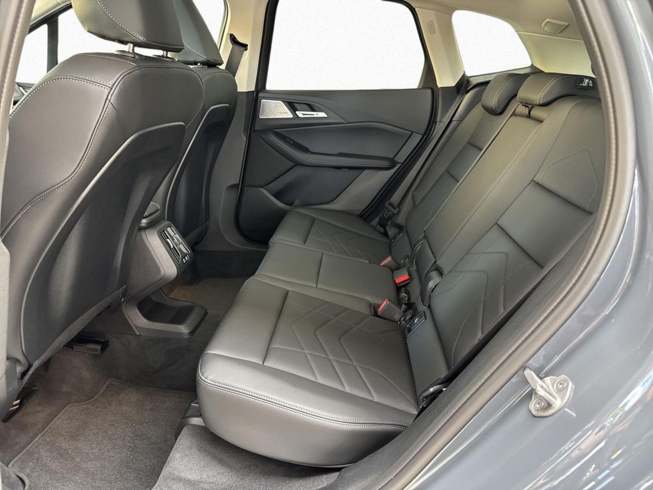 BMW 223 Active Tourer - Bild 12