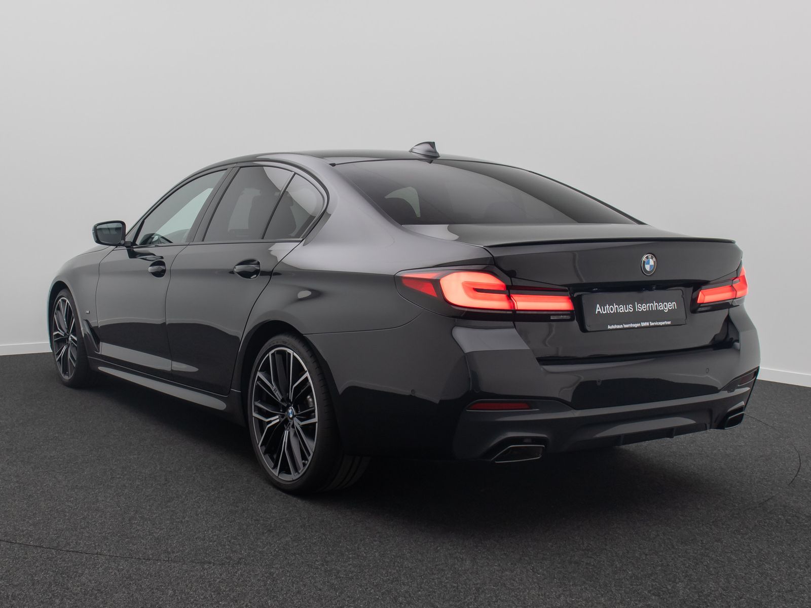 Fahrzeugabbildung BMW 530d M Sport Kamera DAB HiFi 4Klima Alarm 20Zoll