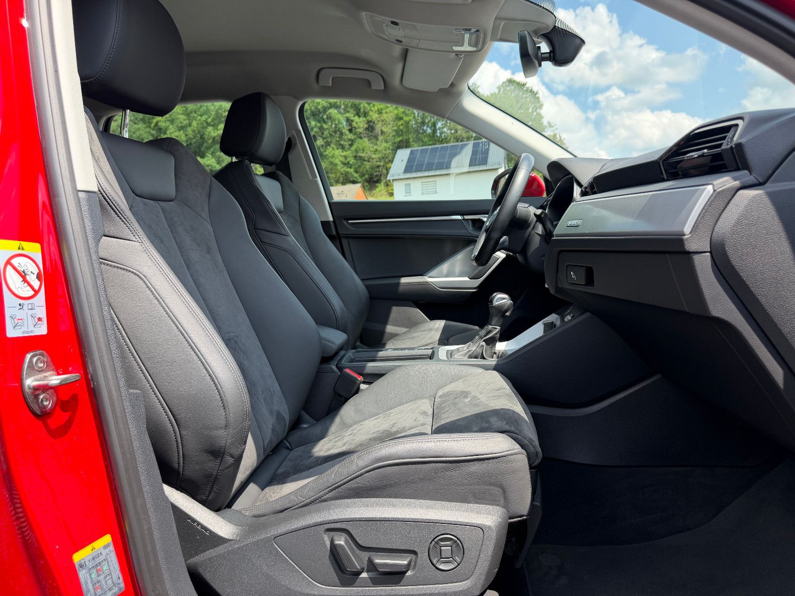 AUDI Q3 40 TFSI quattro S line NAVI/AHK/LED – Foto 10