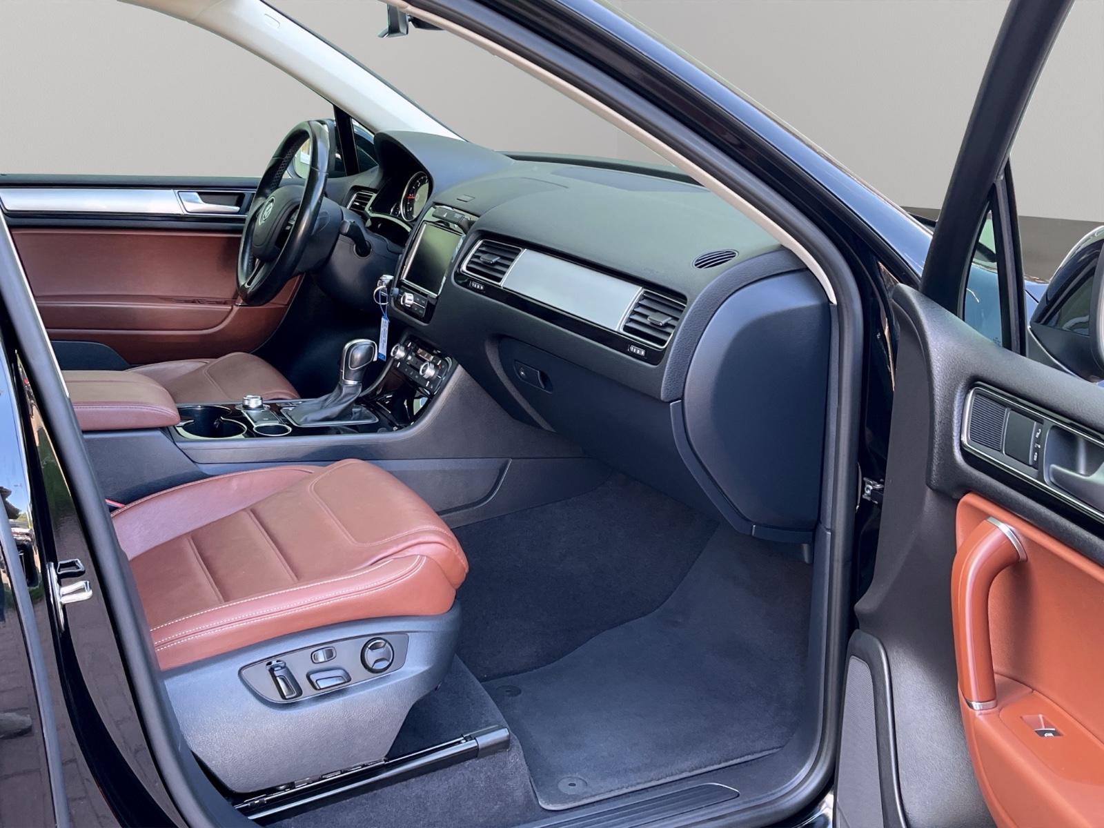 Volkswagen TOUAREG V6 TDI 4 MOTION LEDER PANORA SCHECKHEFT