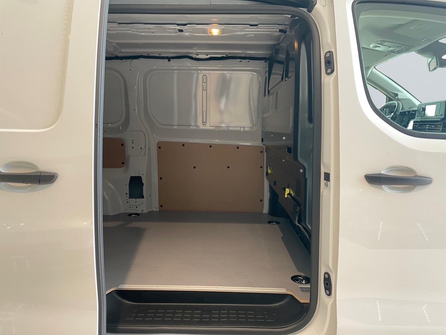 Toyota Proace 1.5L Diesel (120 PS) 2x4 4 Türen L1 Work