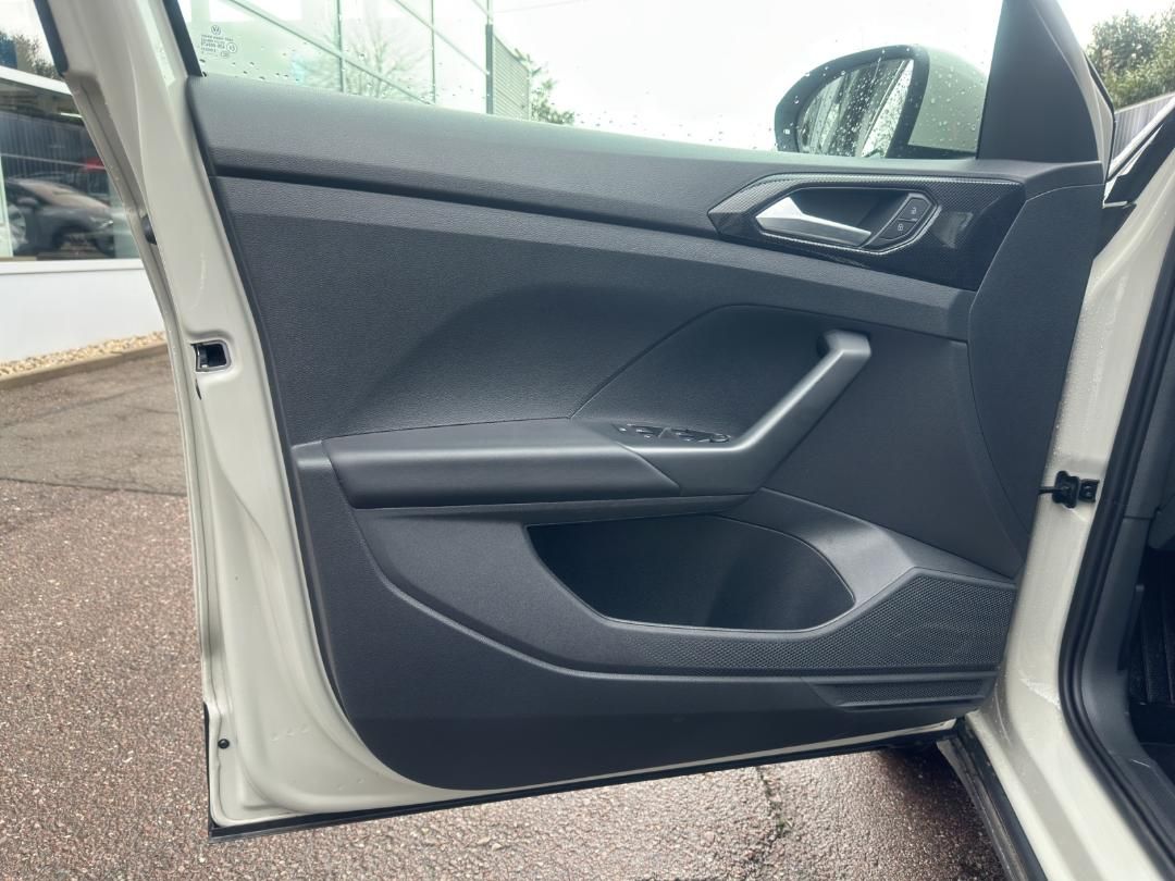 Fahrzeugabbildung Volkswagen T-Cross Life 1.0 TSI, SH,ACC,Climatronic,LED,App