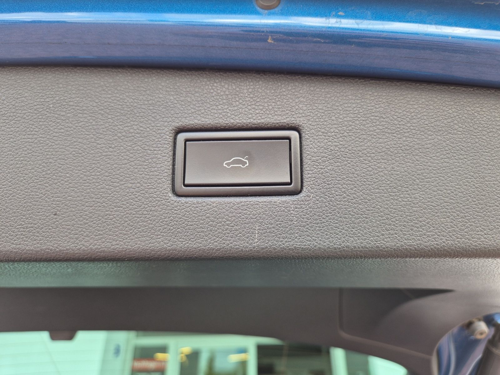 Fahrzeugabbildung Volkswagen Tiguan TDI IQ.Drive AHK PANO HUD ACC