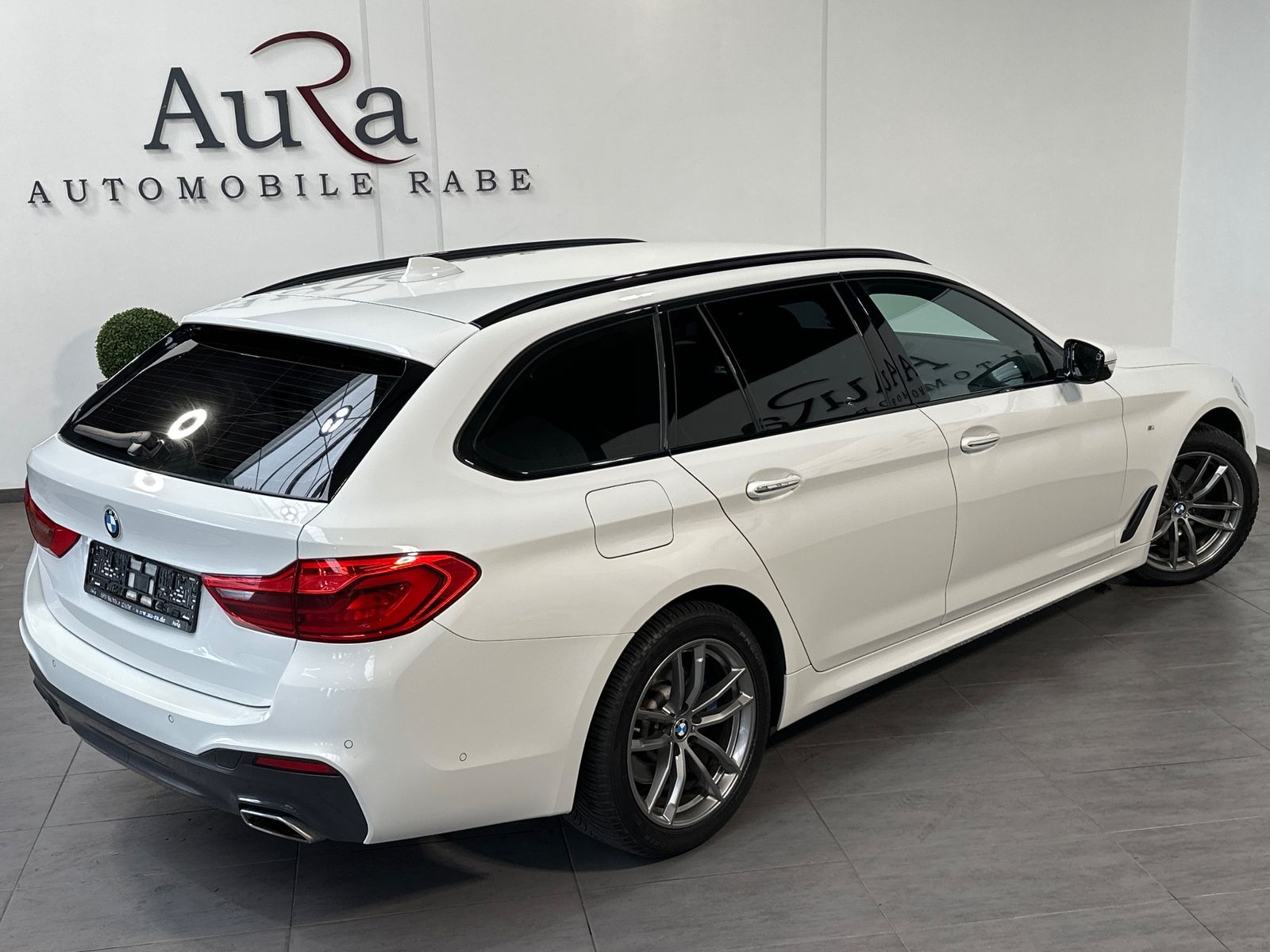 Fahrzeugabbildung BMW 520 d Touring xDrive M-Sport NAV+LED+SHZ+DA+EU6