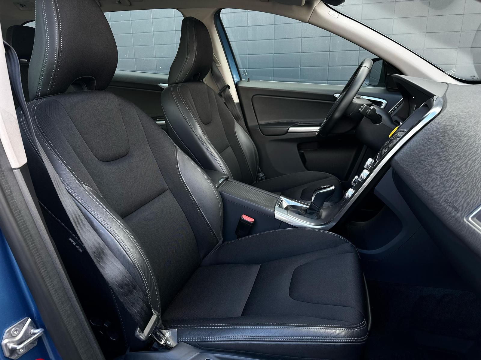 VOLVO XC60 2.0 D3 MOMENTUM XENON#FH#NAVI#PDC#VIRTUAL - Image 16