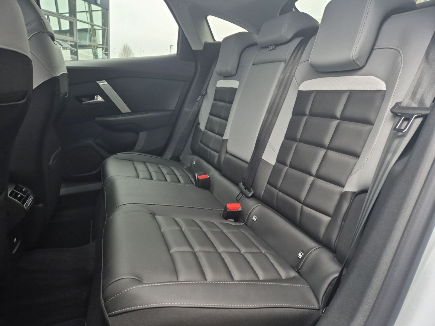 Fahrzeugabbildung Citroën C4 Max 1.2 Hybrid 136 e-DCS6 SHZ Keyless