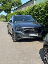 Volkswagen Touareg R-Line Premium 6d-Temp vollausgestattet - VW Touareg Gebrauchtwagen in Bonn