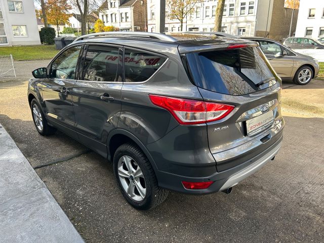 Fahrzeugabbildung Ford Kuga Titanium 1.5 Allrad Autom.+Navi+LM Allw.+BT