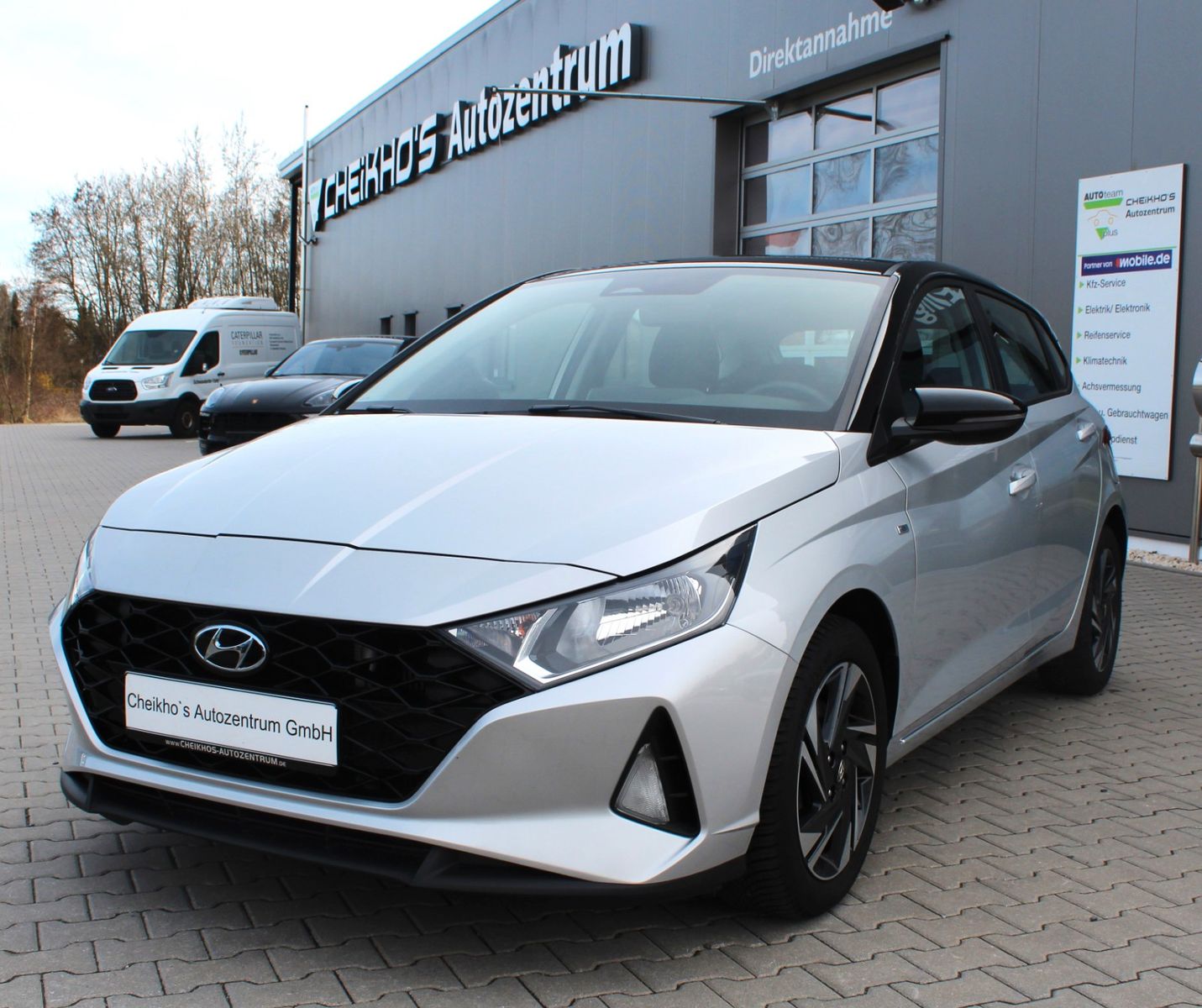 Hyundai i20 2021, 1.0 benzīns, Manuāls, Sedans, Pelēks — Latvijā