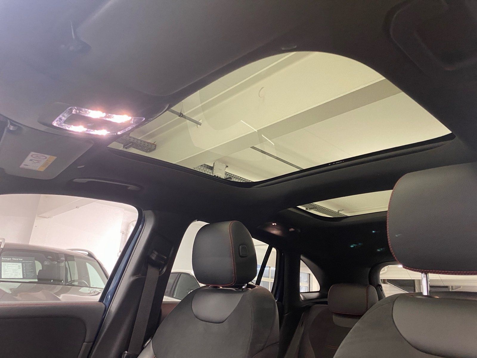 Fahrzeugabbildung Mercedes-Benz GLA 250 4M AMG*AHK*Pano*Totwinkel*Kam*Easy-Pack*