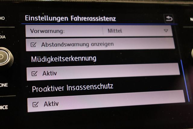 Golf Sportsvan 2.0 TDI DSG ACC NAVI AHK BT KAMER