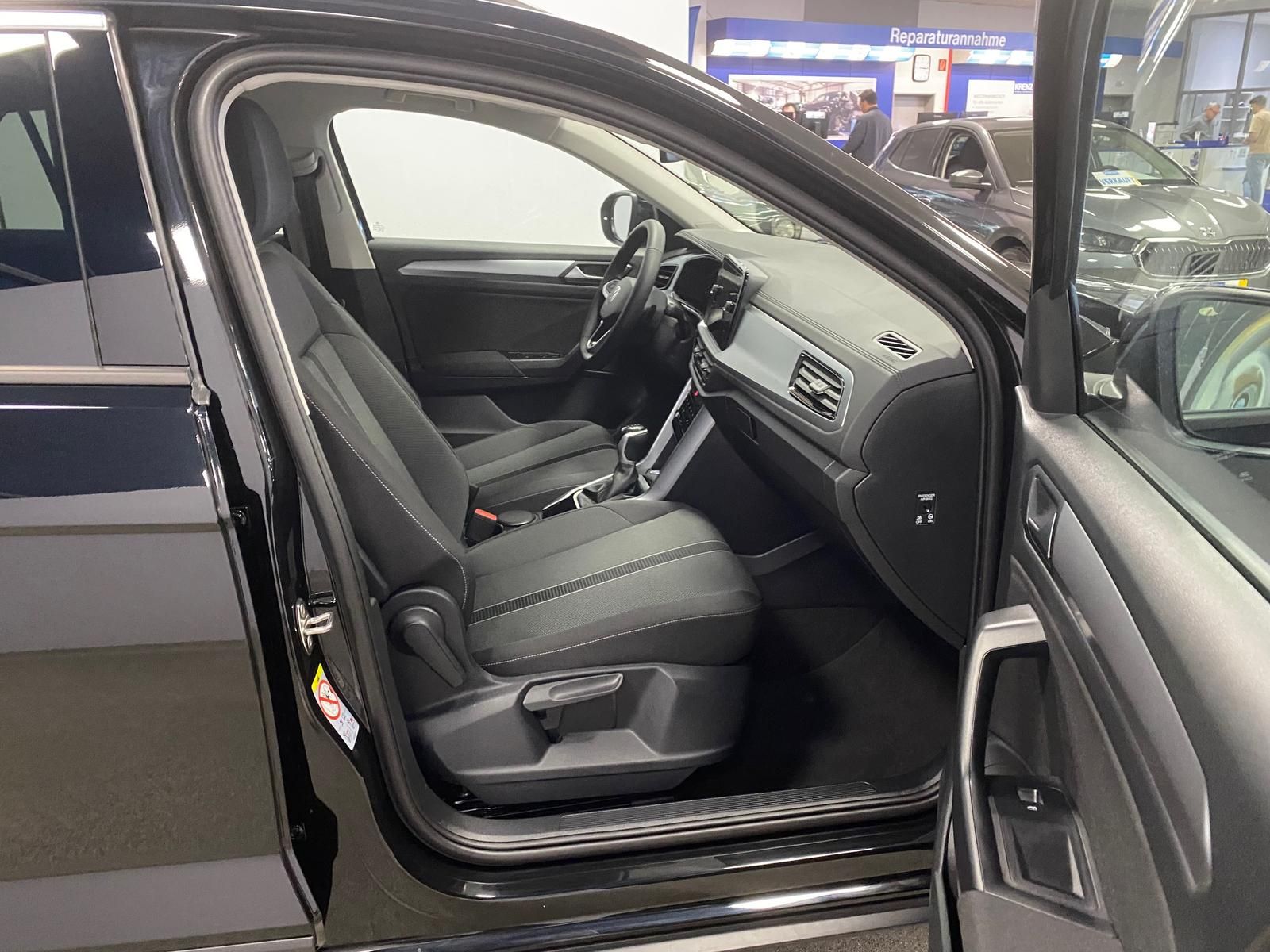 Fahrzeugabbildung Volkswagen T-Roc 1.5 TSI DSG LIFE+ACC+AHK+BHZ Lenkrad+RFK++