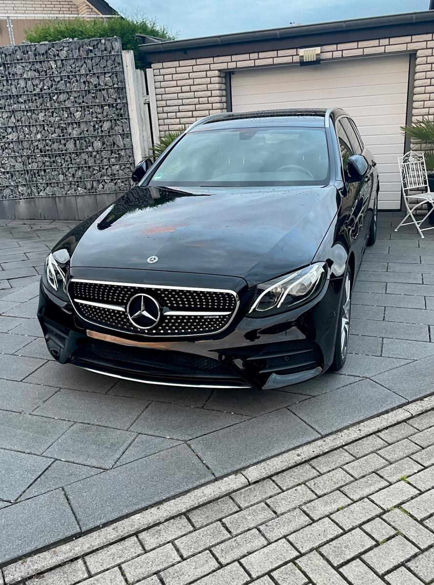 Mercedes-Benz E 200 T Autom. AMG Line Mild Hybrid 