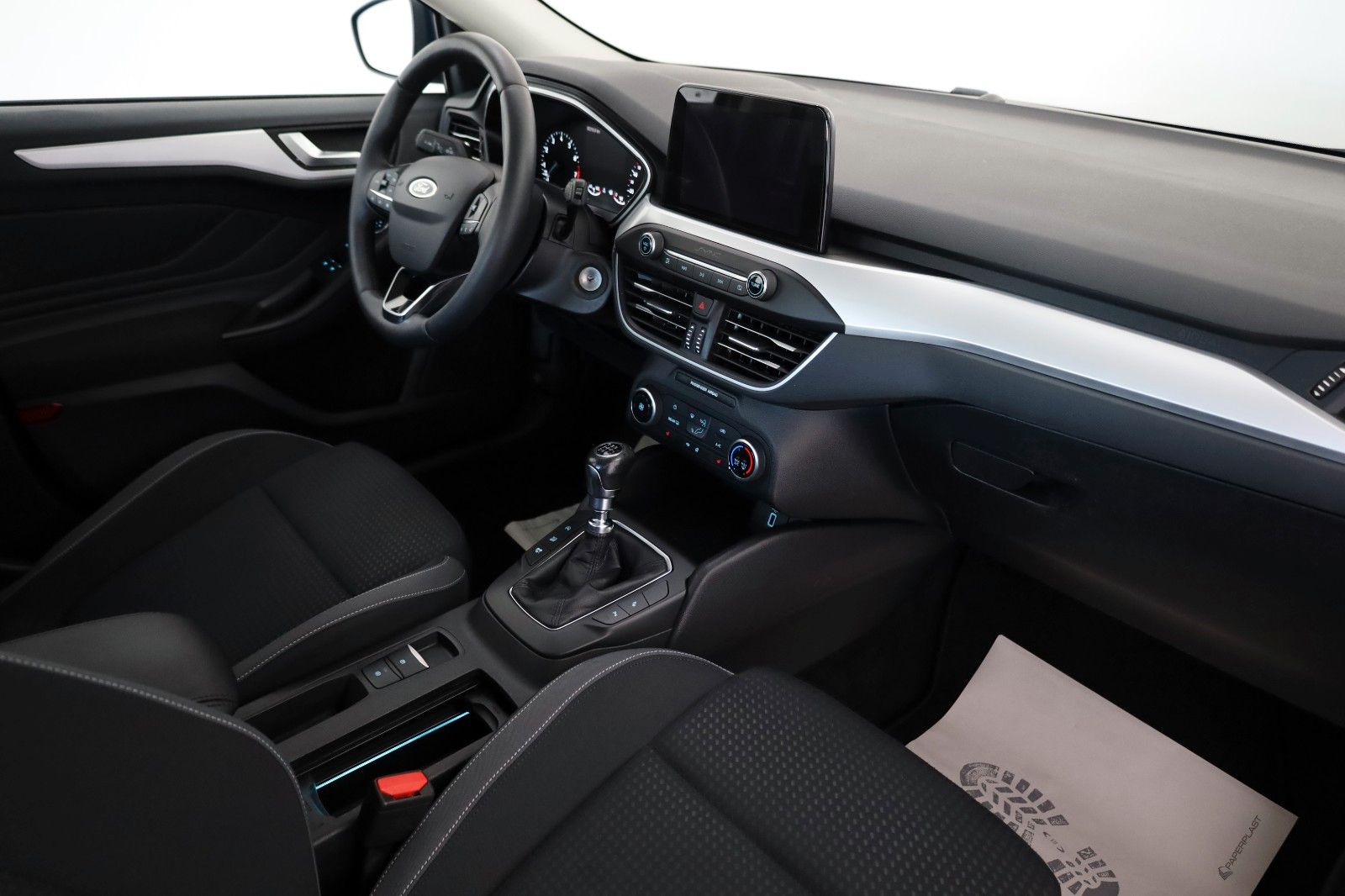 Fahrzeugabbildung Ford Focus Lim. Cool & Connect Navi,SH,Kamera,SR+WR