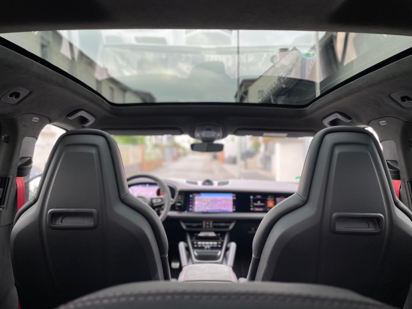 Fahrzeugabbildung Porsche Cayenne GTS Coupé |HUD|ACC|360°|3.Disp|Sportdesi