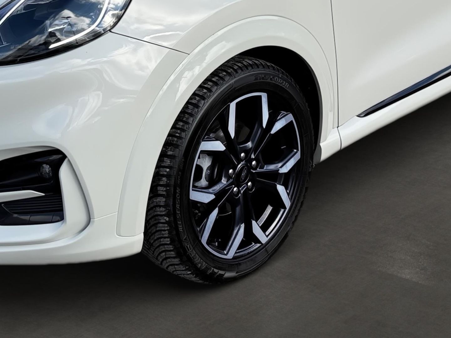 Fahrzeugabbildung Ford Puma ST-Line X Mild Hybrid Allwetter Sitzheizung