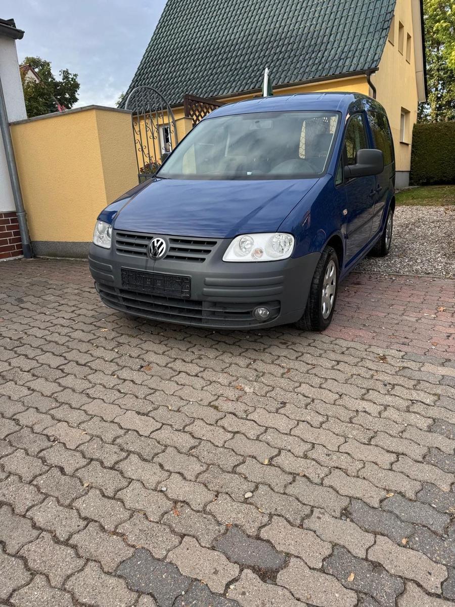 Volkswagen Caddy 2009 — rear view