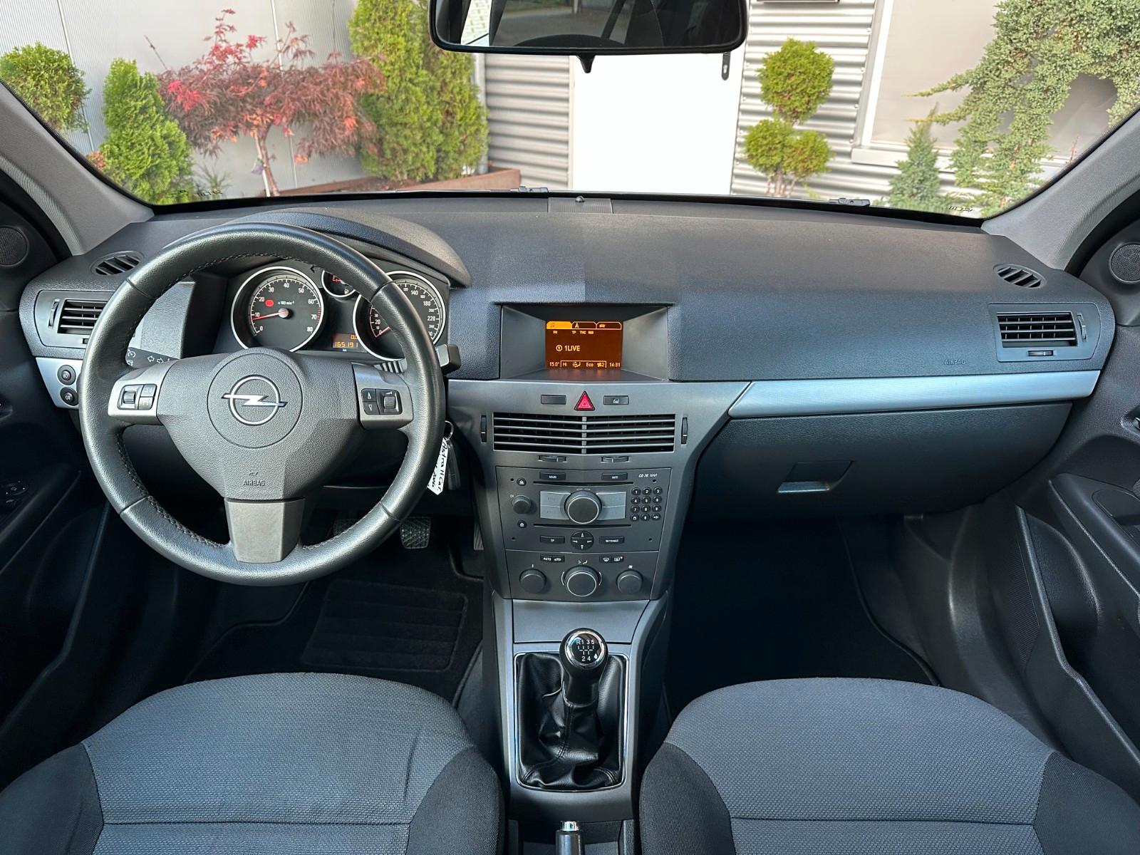 Opel Astra 2006 — photo 19