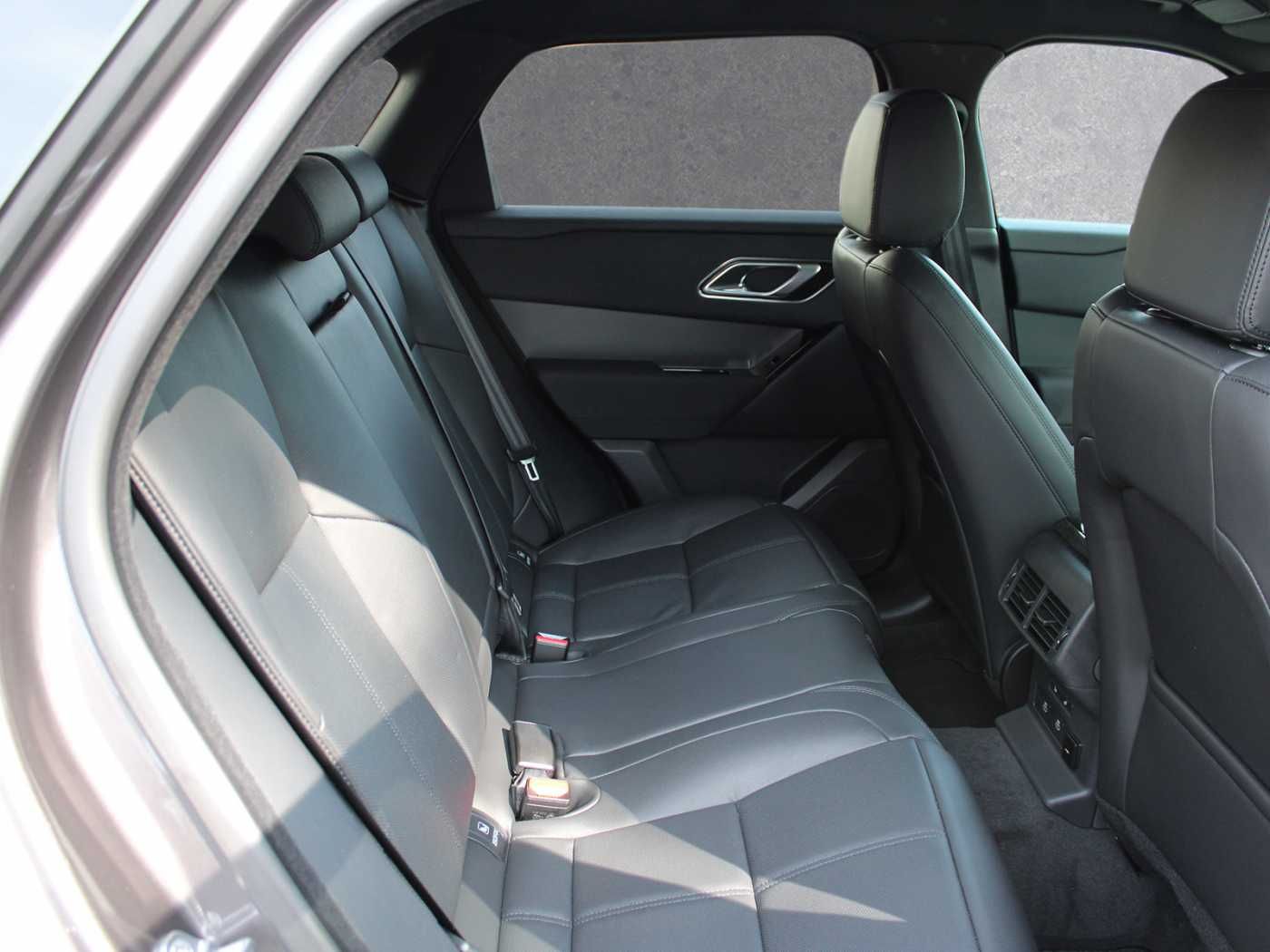 Fahrzeugabbildung Land Rover Range Rover Velar Diesel D300 Dynamic SE