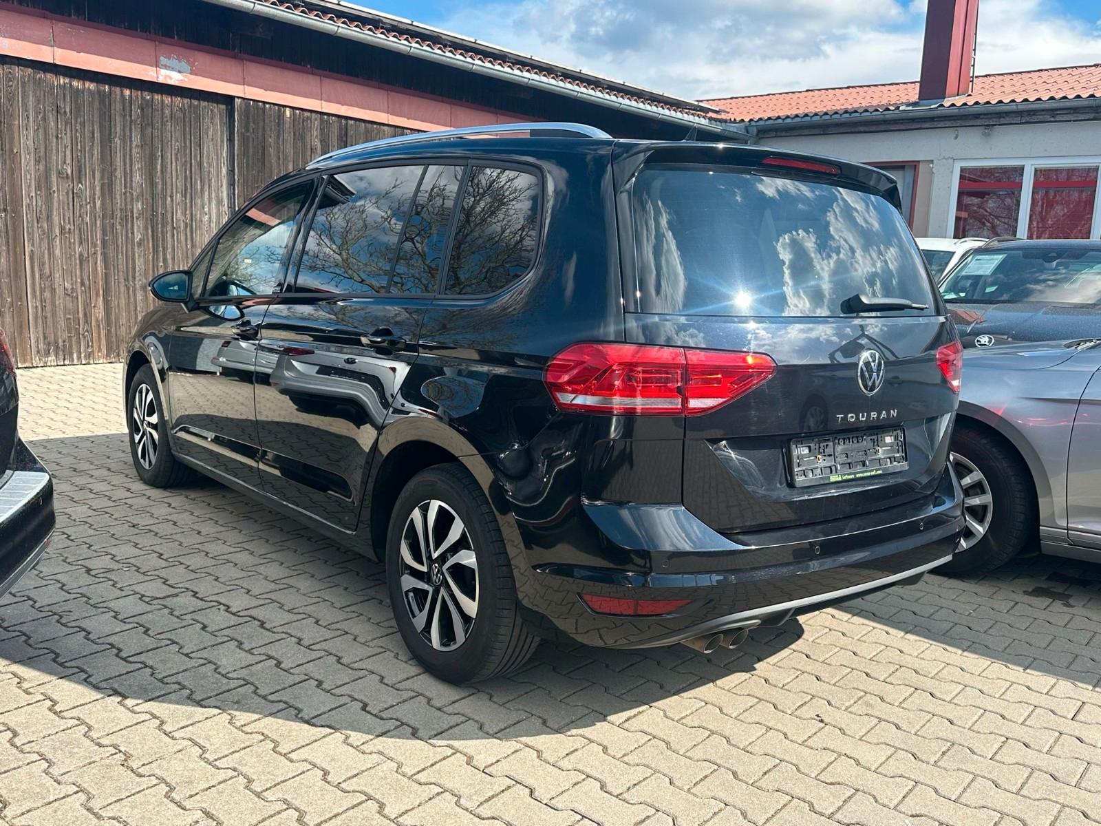 Volkswagen Touran Active/ Virtual/LED/AHK/ACC