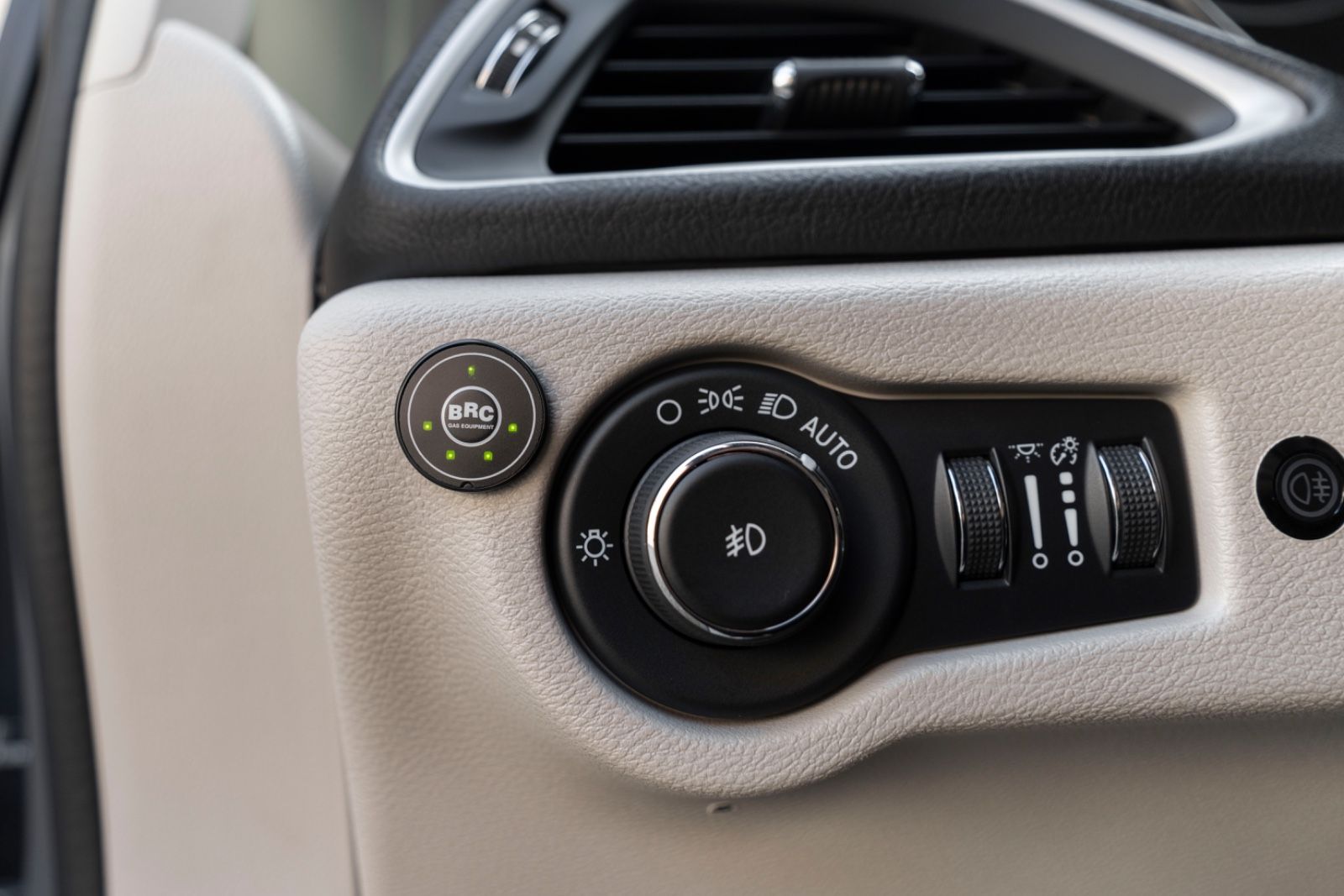 Fahrzeugabbildung Chrysler Pacifica Touring LPG ACC 360° LED TOTW CARPLAY