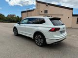Volkswagen Tiguan Allspace  R-LINE 4MOTION HIGHLINE AHK DSG - Volkswagen Tiguan Allspace R-Line mit Benzin-Antrieb