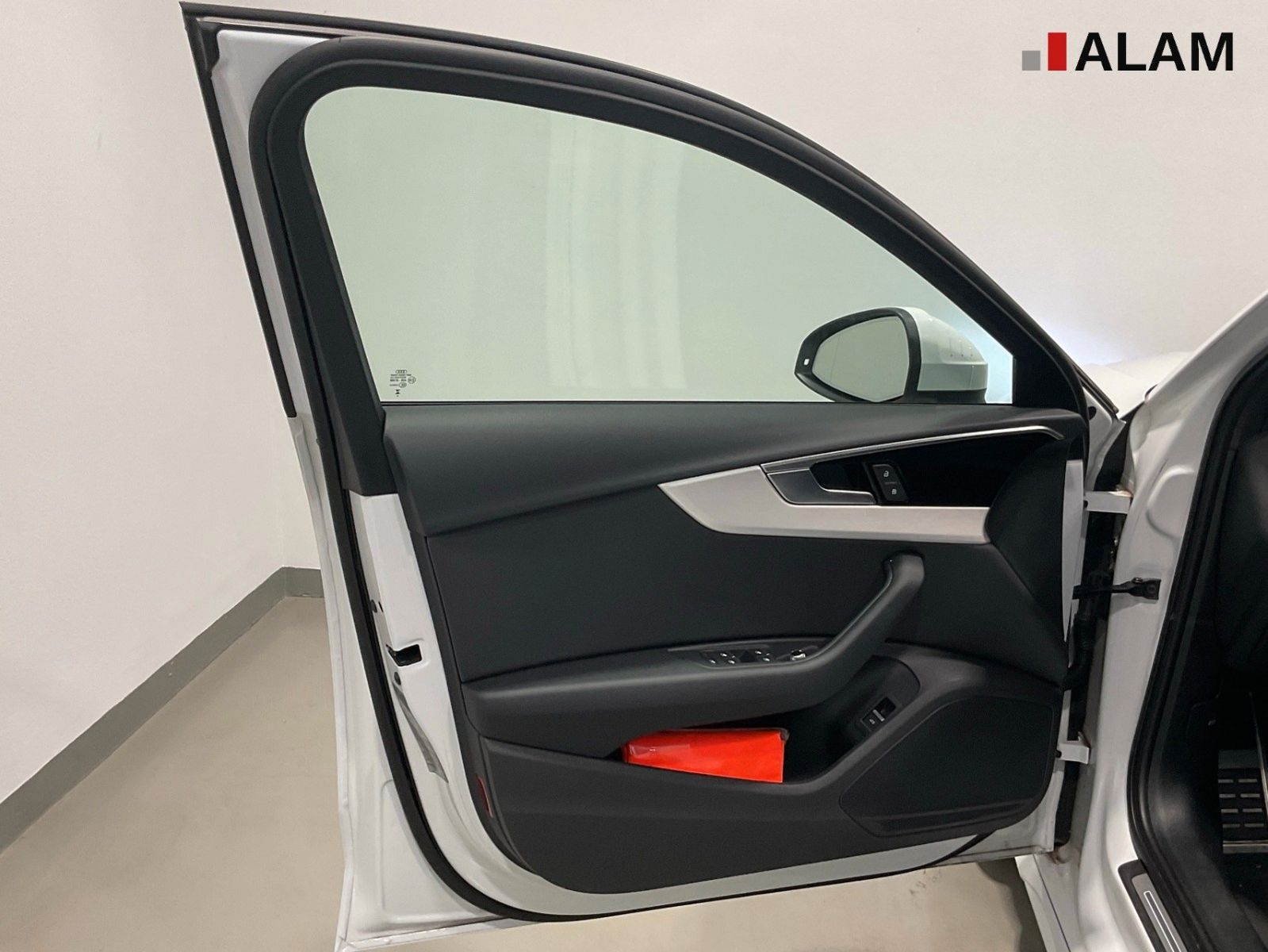 Audi A4 Av 40 TDI quatt Sline DAB Lane LED Tempo Pano foto 15