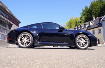 Porsche 992 Coupé*Schiebedach,Kamera,Sitzheizung,U-Frei*
