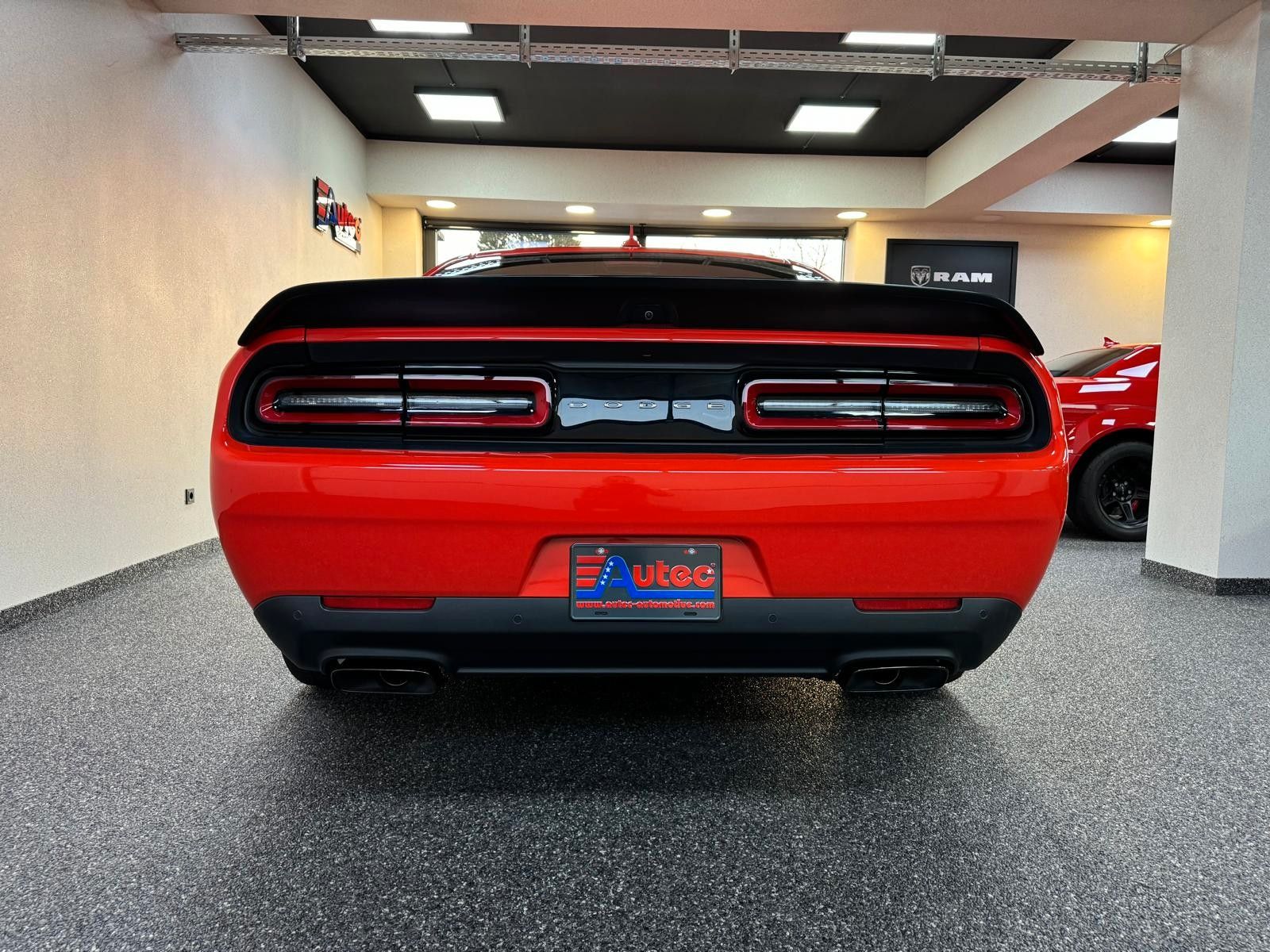 Fahrzeugabbildung Dodge SRT HELLCAT JAILBREAK -LAST CALL-YELLOW CALIPERS