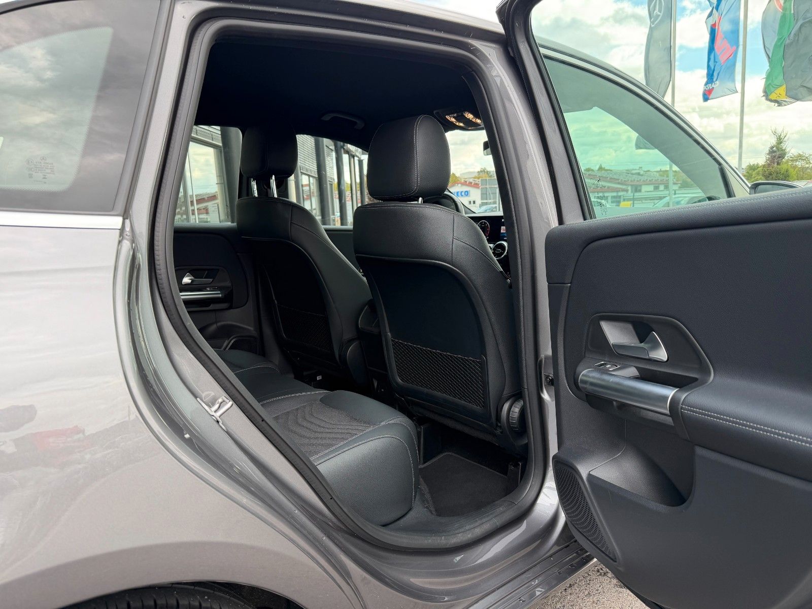 Fahrzeugabbildung Mercedes-Benz B 200d PROGRESSIVE+RFK+NAVI+LENKRADHEIZUNG+SPUR+