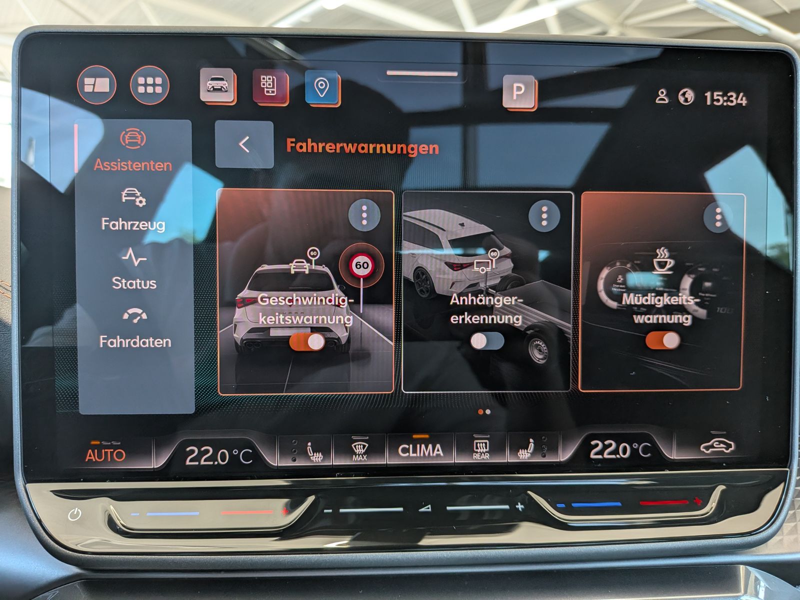 Fahrzeugabbildung CUPRA Leon 1.5 eTSI Dynamic-Edge-Paket Pano Cam AHK 18