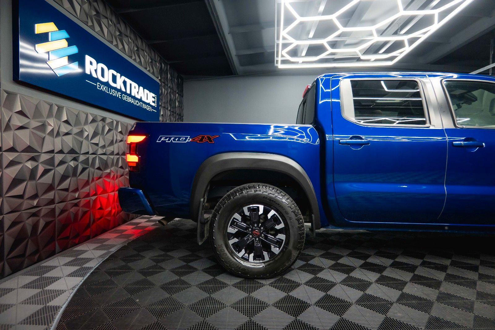 Fahrzeugabbildung Nissan Frontier 3.8 V6 4x4 PRO-4X Offroad *Pano*ACC*LED