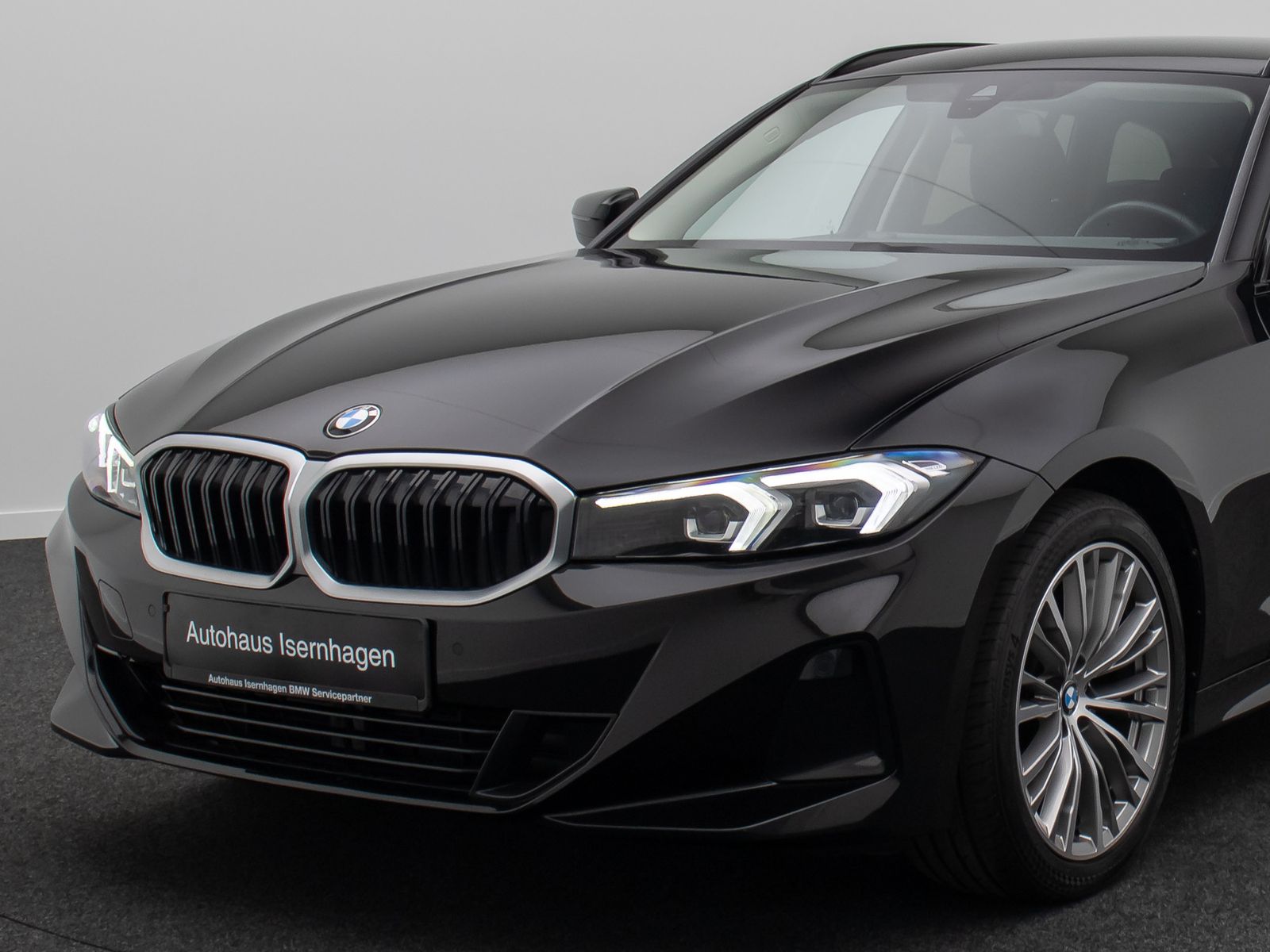 Fahrzeugabbildung BMW 318d GeschwindigReg DAB Cockpit+Widscreen 18Zoll