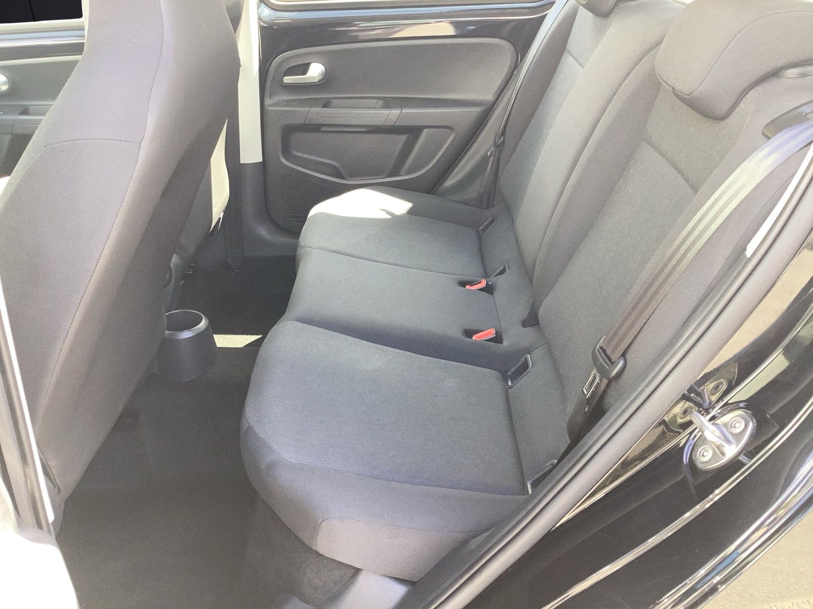 Fahrzeugabbildung Volkswagen up! 1.0 Basis Klima DAB GRA RFK SH
