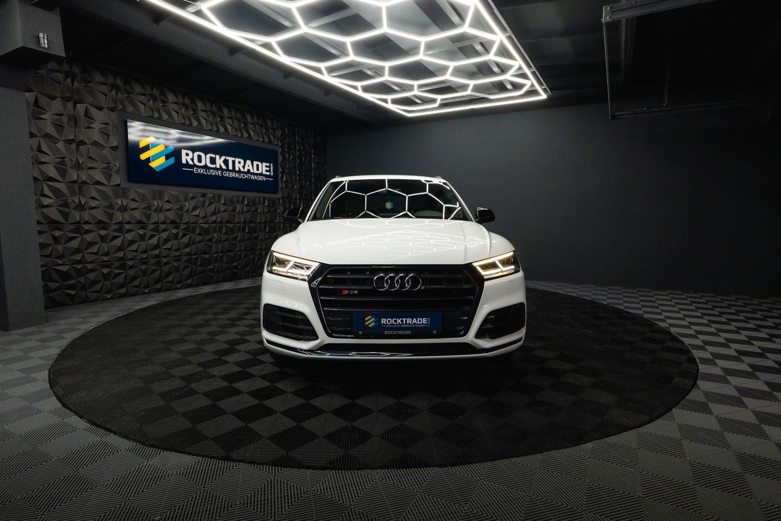 Fahrzeugabbildung Audi SQ5 3.0 TDI quattro Optik-Paket Schwarz *LED*19%