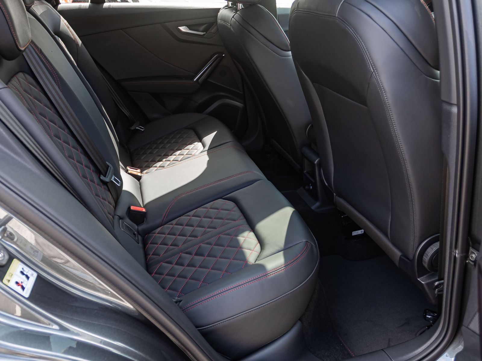 Audi SQ2 - Bild 19
