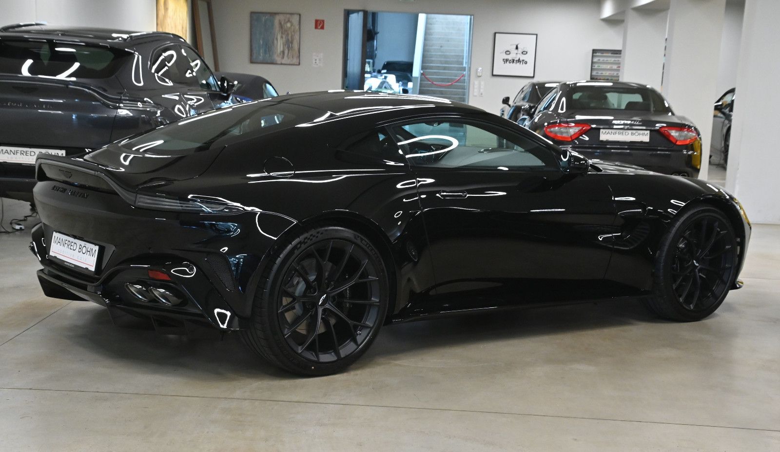 Aston Martin Vantage Coupe imagem 3