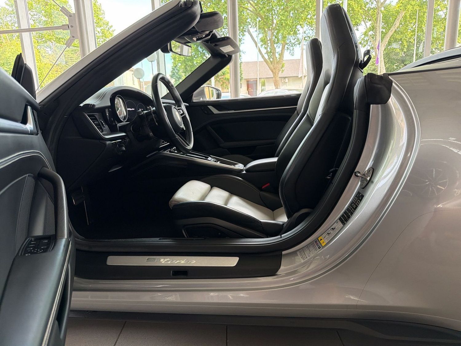 Porsche 992 Turbo Cabriolet BOSE PASM 360 APPROVED 5 27 foto 11