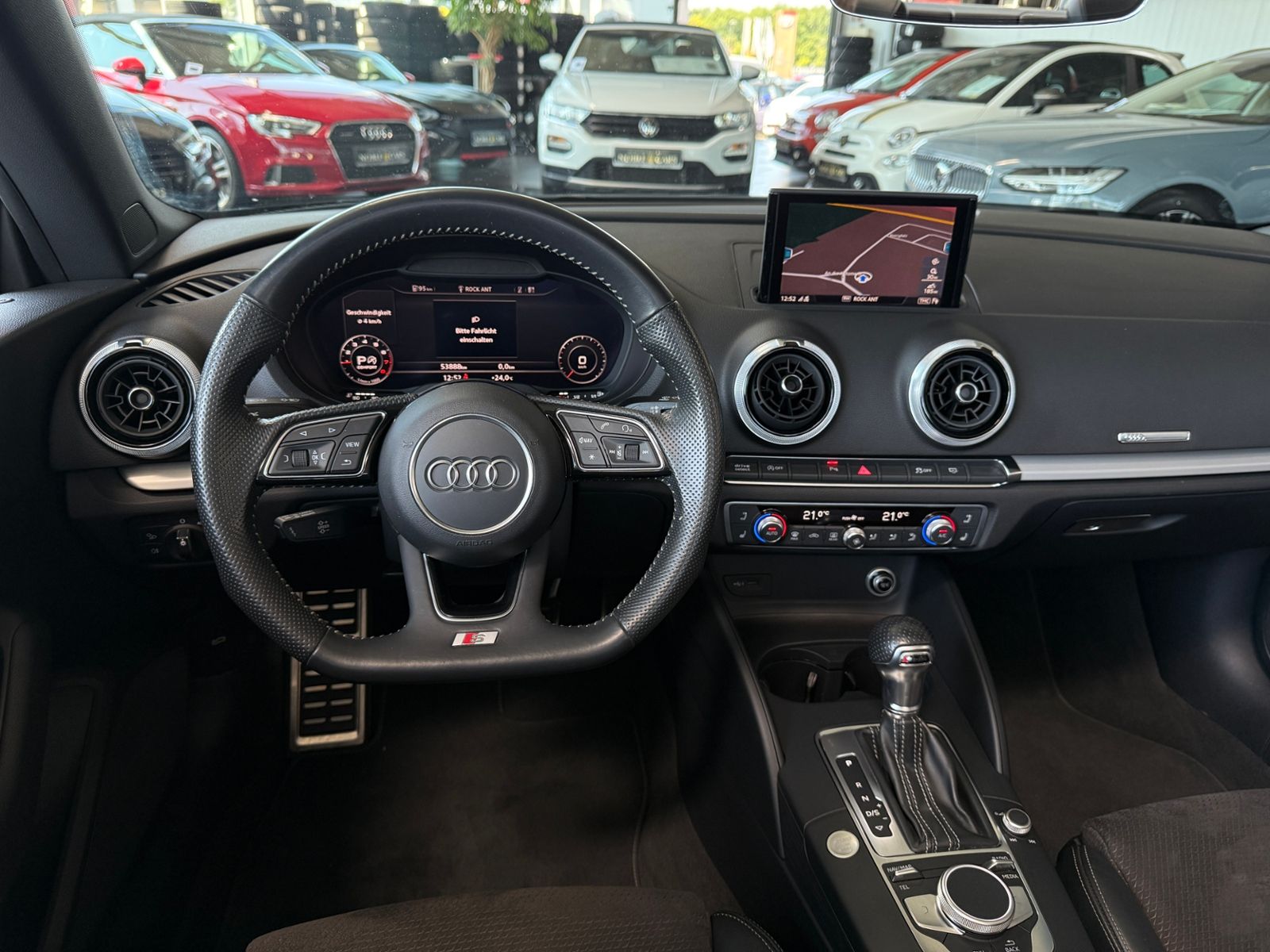 Fahrzeugabbildung Audi A3 Cabriolet S line 35 TFSI KAM LED NAVI