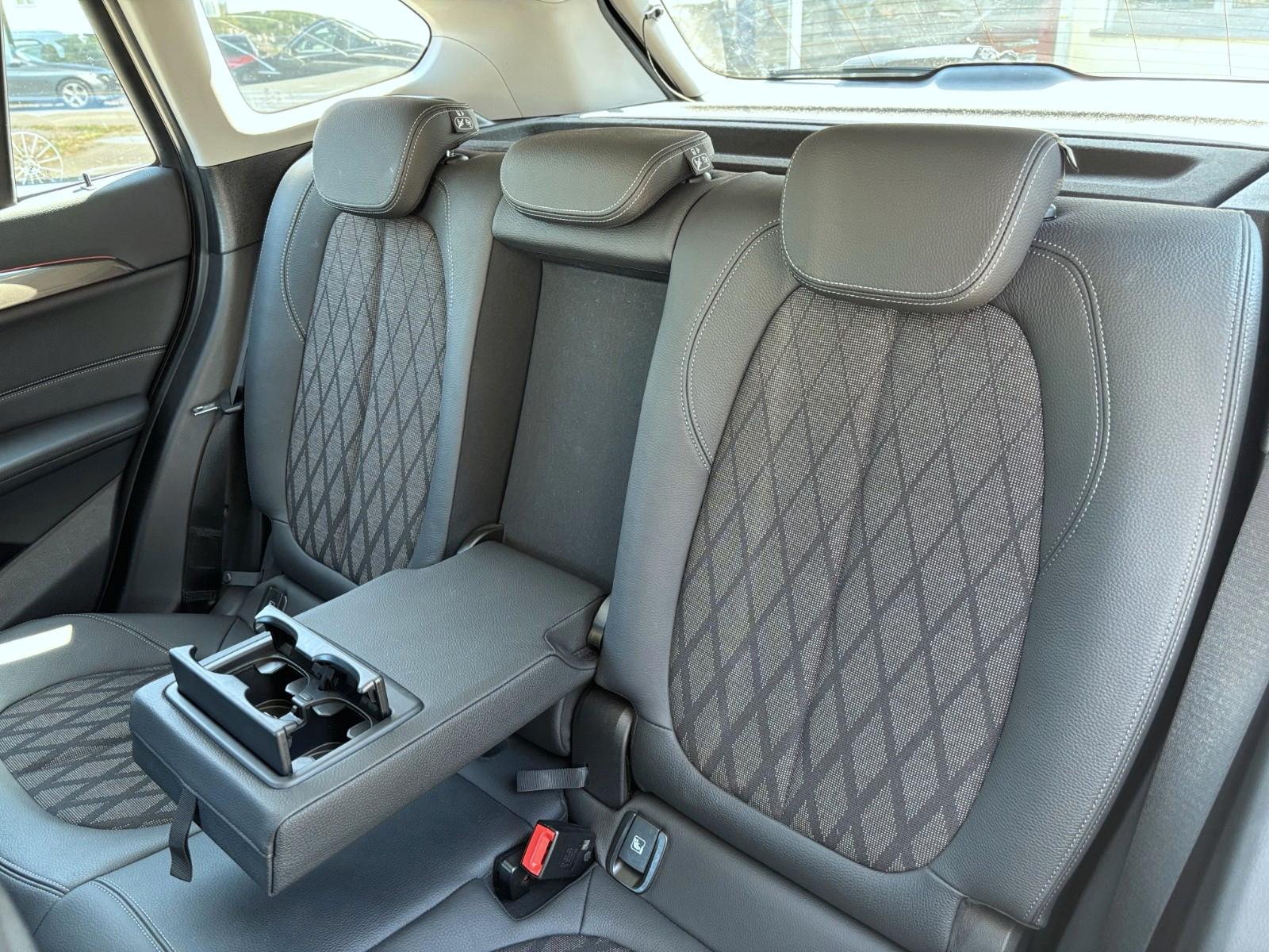 BMW X1 sDrive 18 d xLine*Auto*Pano*LED*1-Hand*S-Heft, миниатюра 30