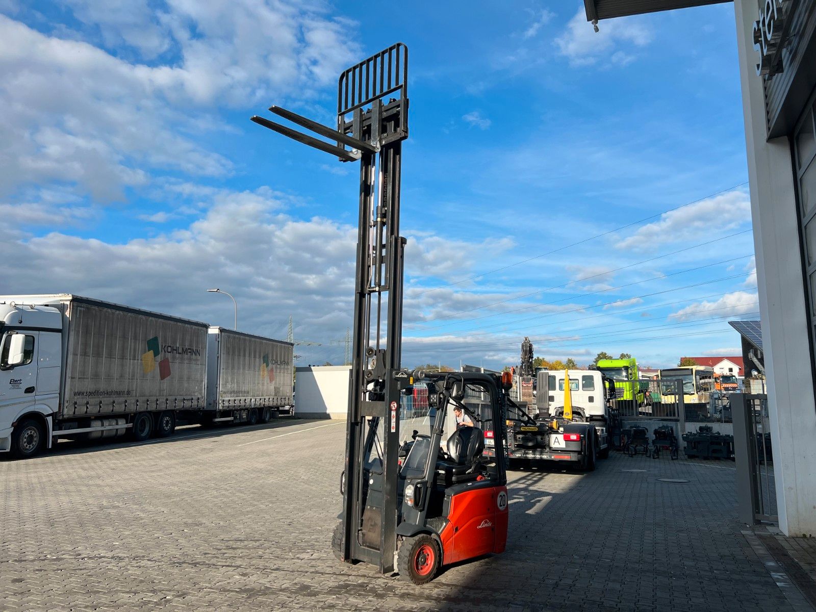 Fahrzeugabbildung Linde E14 - 01 / Triplex: 4.10m! / SS / nur 986h!