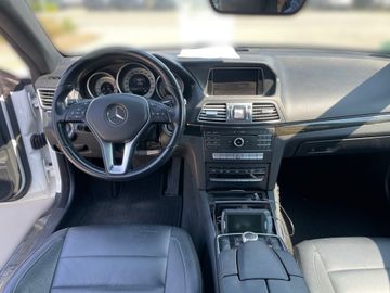 Mercedes E 220 - 11