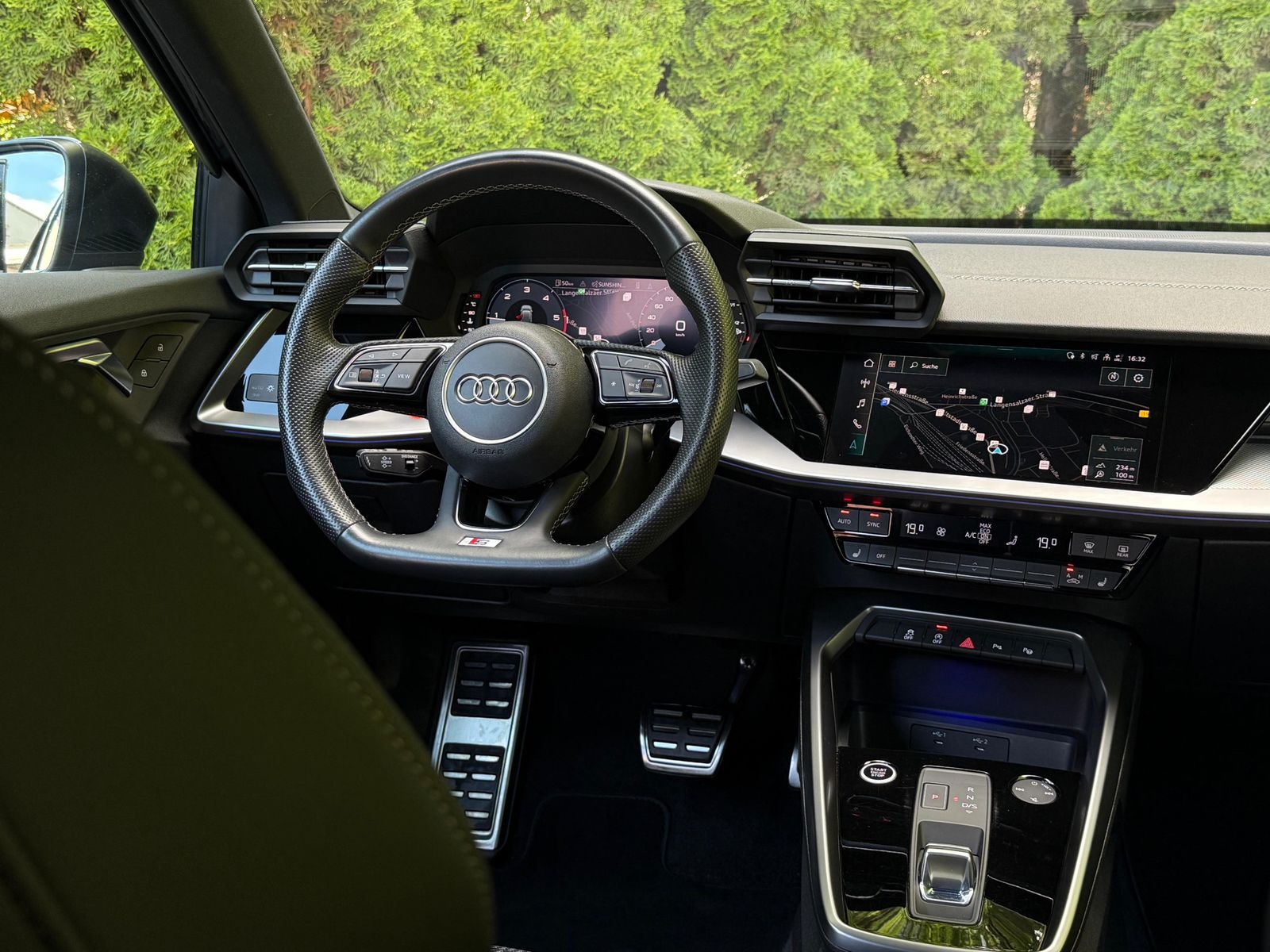 Fahrzeugabbildung Audi A3 Sportback 30TDI S-line S-tr MMI+ACC+VIRT+PARK