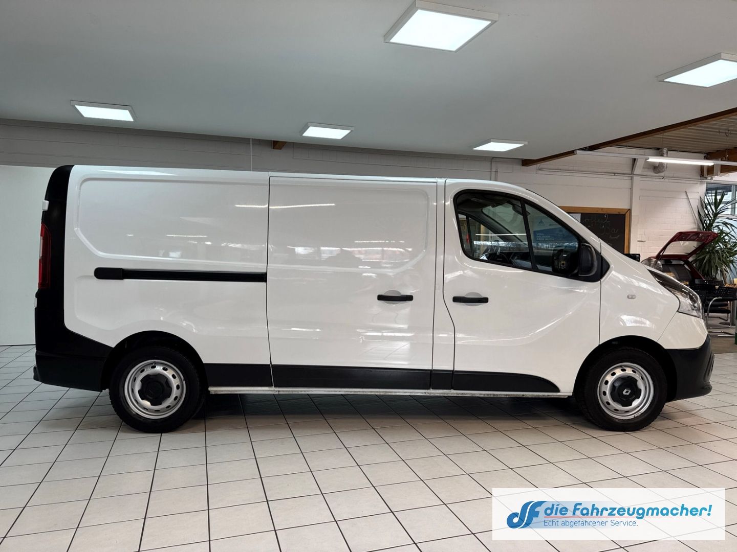 Fahrzeugabbildung Renault Trafic Kasten L2H1 2,9t Komfort AHK PDC *EXPORT