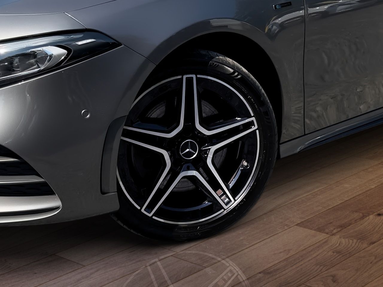 Fahrzeugabbildung Mercedes-Benz A 250 e AMG+PANO+NIGHT+STNHZ+DIS+MULTIB+BUR+SHZ